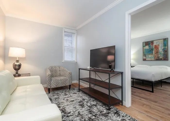 Mtm Fully Furnished In Old Town - 2 Beds Chicago